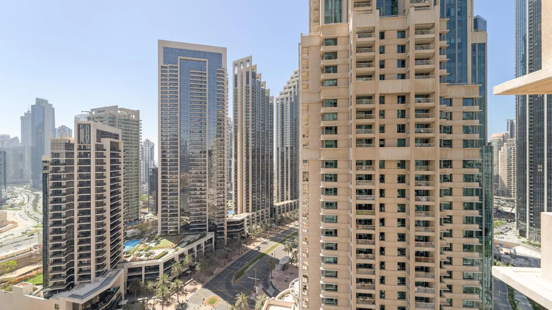 Vayk - Modern 1Br In Downtown Dubai Apartment